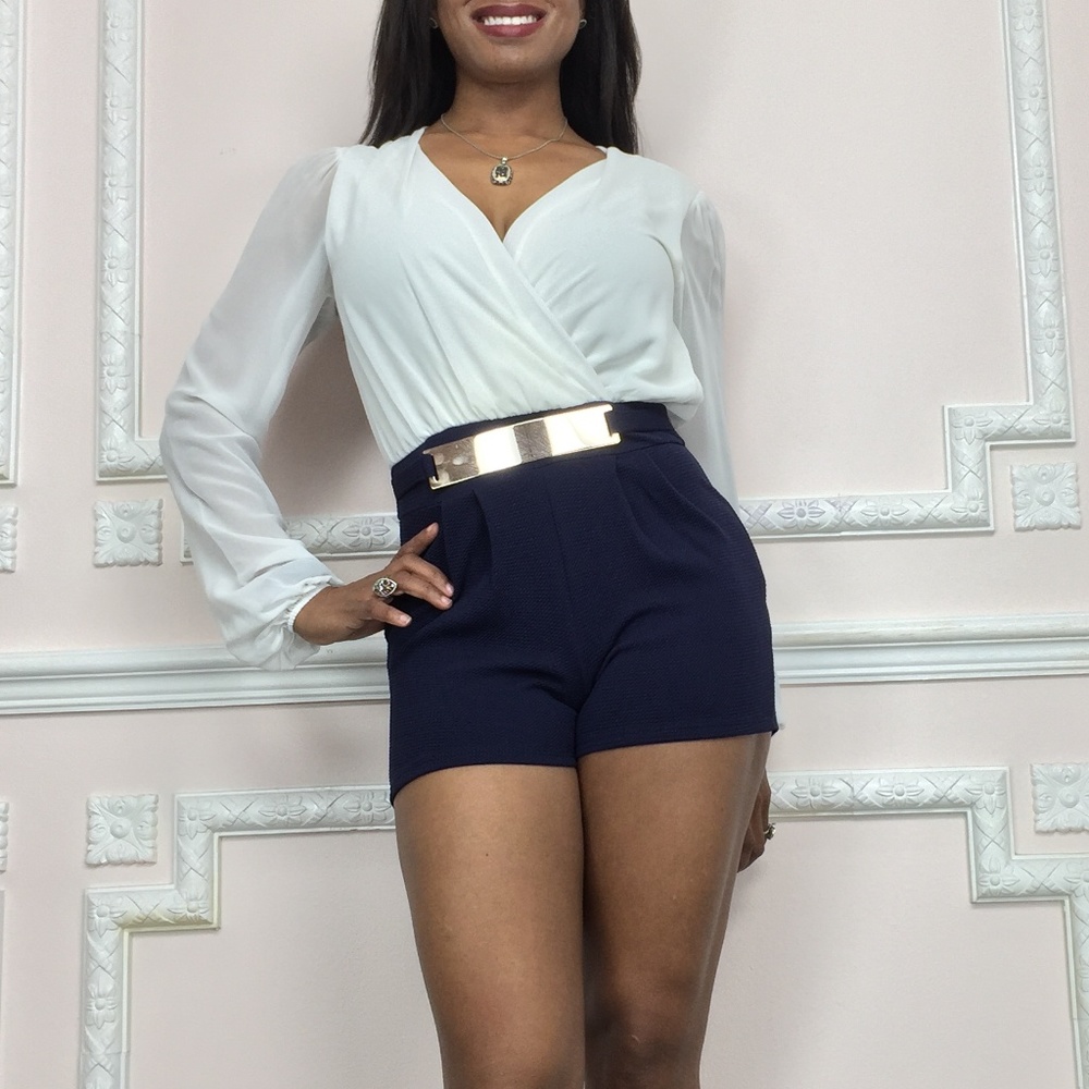 Cute Romper with attached buckle at front - Picture 4 of 6